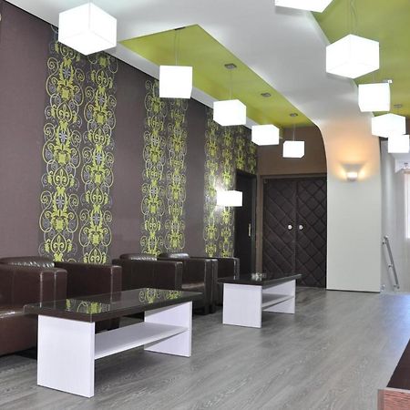 Garni Hotel Tri O 克拉古耶瓦茨 外观 照片