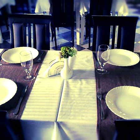 Garni Hotel Tri O 克拉古耶瓦茨 外观 照片
