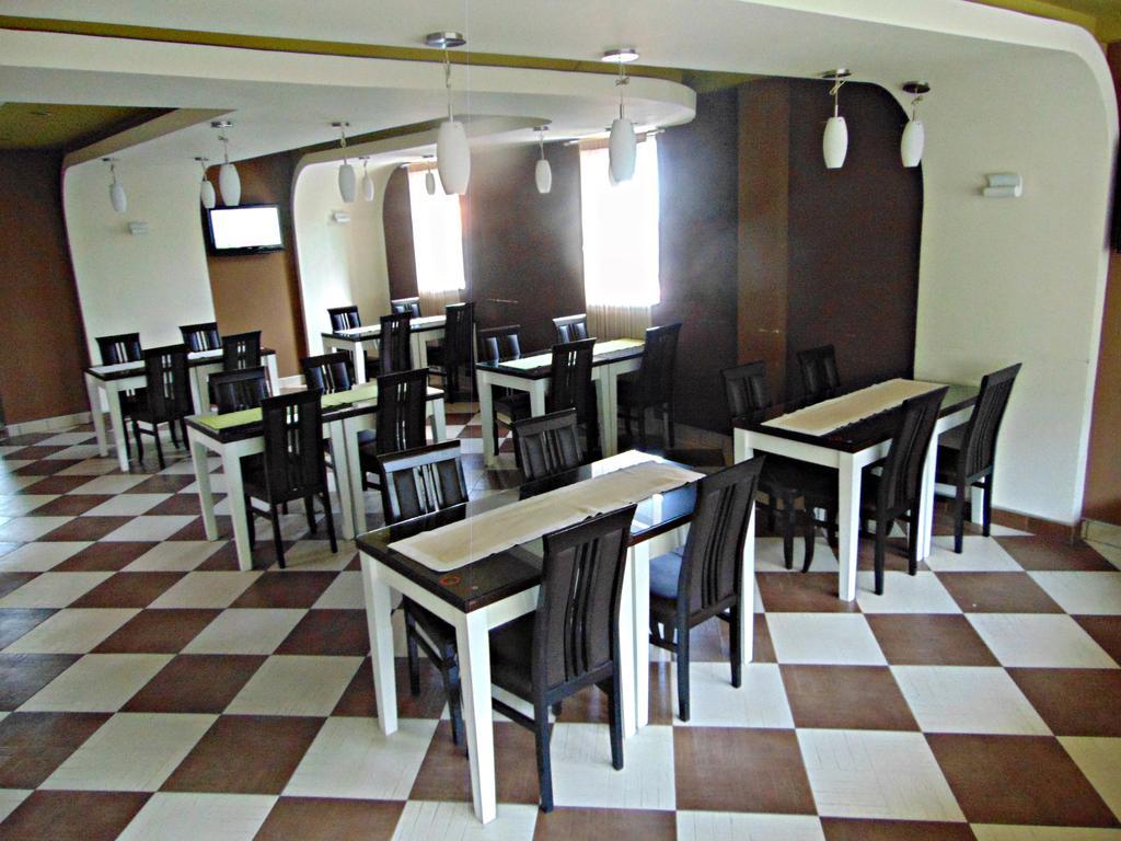 Garni Hotel Tri O 克拉古耶瓦茨 外观 照片